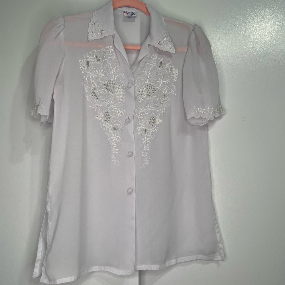 Vintage Scalloped Collar Embroidered Blouse Lady A